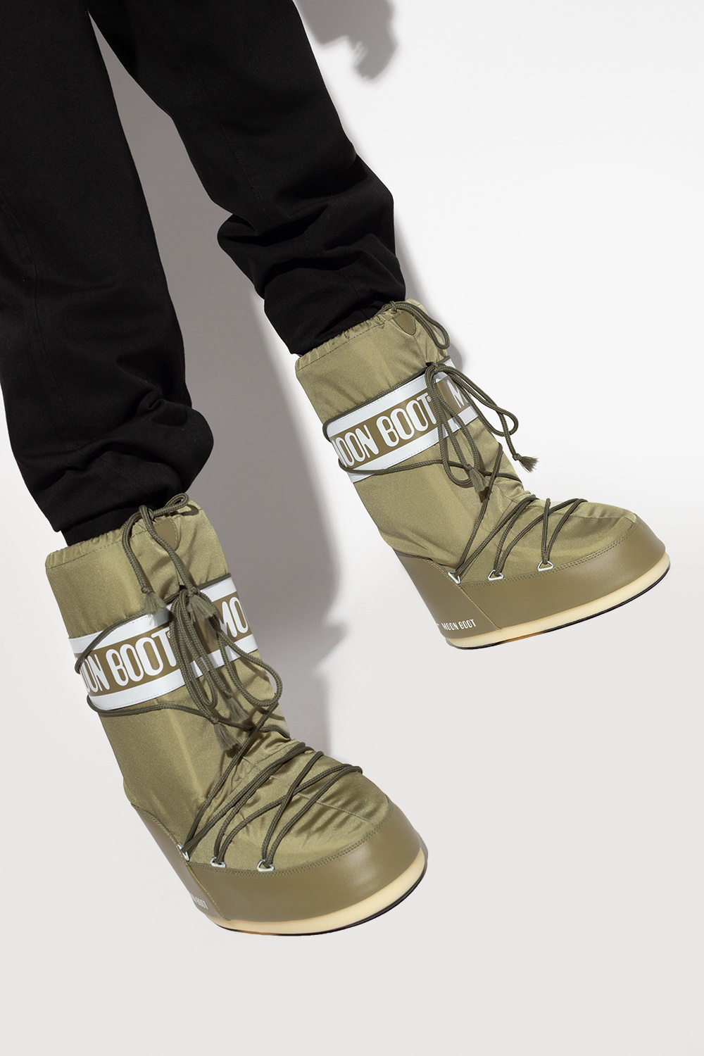 Air force outlet 1 moon boots